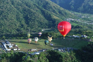 Du khách sẽ được ngắm cảnh sắc thiên nhiên hùng vĩ ở Tuyên Quang từ trên cao.