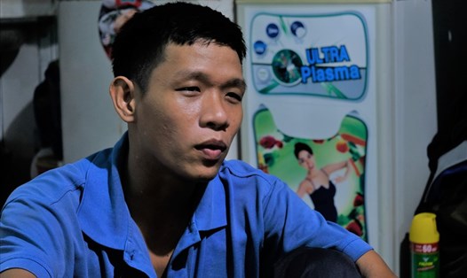 Anh Nguyễn Đức Anh (sinh năm 1995, quê Tiền Giang) gặp nhiều khó khăn sau khi vợ sinh con. Ảnh: Chân Phúc