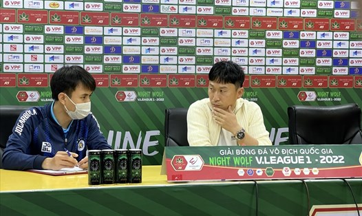 Huấn luyện viên Chun Jae-ho khẳng định Quang Hải là cầu thủ xuất sắc nhất Việt Nam. Ảnh: Minh Hiếu