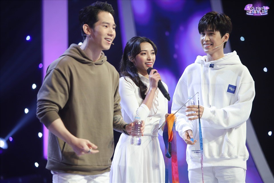 “Bóng hồng thể thao” Nguyễn Hồng và Phú Thịnh, Otis Nhật Trường. Ảnh: CTCC. “Bóng hồng thể thao” Nguyễn Hồng và Phú Thịnh, Otis Nhật Trường. Ảnh: CTCC.