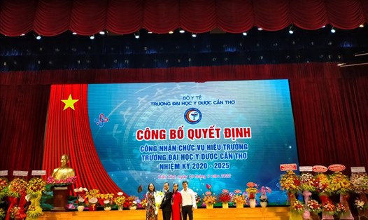 PGS.TS Nguyễn Trung Kiên tiếp tục giữ chức hiệu trưởng Đại học Y dược Cần Thơ nhiệm kỳ 2020 - 2025