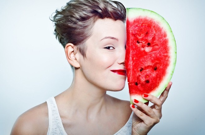 Mặt nạ dưa hấu mang lại nhiều lợi ích tích cực cho làn da. Ảnh: Xinhua