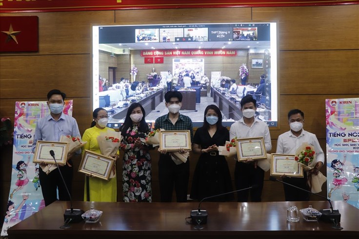 KIRIN Việt Nam công bố top 2 quán quân hội thi "Học sinh sinh viên thành phố với pháp luật"