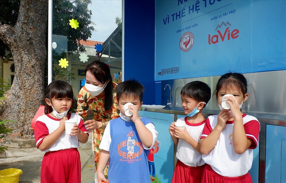 La Vie hỗ trợ hệ thống nước uống trực tiếp đến trường mầm non Tân Hưng.
