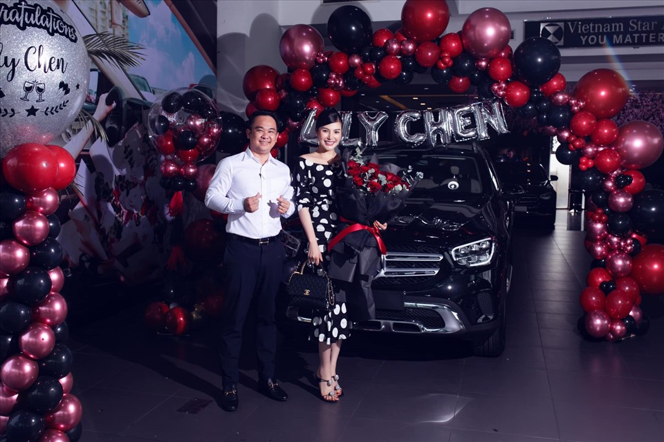 Lily Chen tậu xế hộp Mercedes tiền tỉ