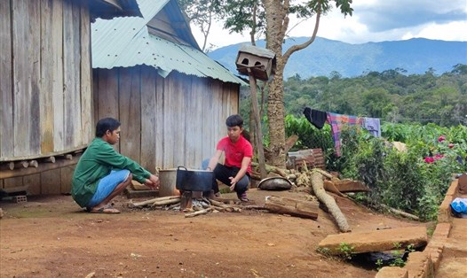Xã lên nông thôn mới, nhiều em học sinh ở xã Krong, huyện Kbang nguy cơ bỏ học. Ảnh T.T