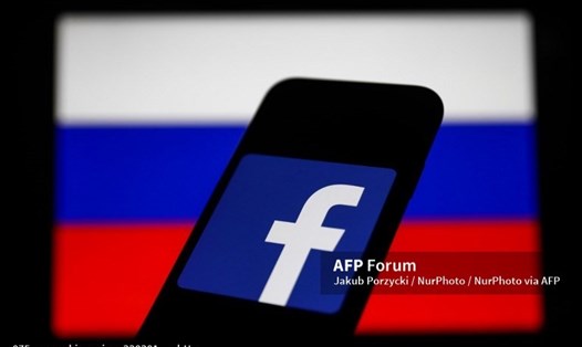 Facebook tuyên bố sẽ giáng cấp các thông tin sai lệch từ các phương tiện truyền thông Nga. Ảnh: AFP