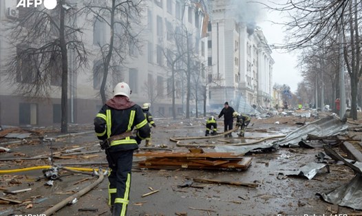 Tòa nhà Đại học Quốc gia Karazin Kharkiv tại thành phố Kharkiv trúng pháo kích của Nga ngày 2.3. Ảnh: AFP