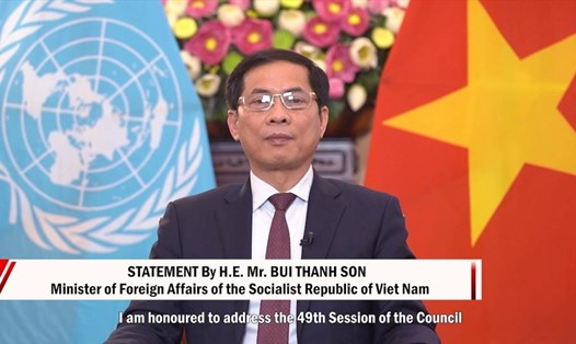 Bộ trưởng Ngoại giao Bùi Thanh Sơn phát biểu trong khuôn khổ Phiên họp cấp cao Khóa họp thường kỳ lần thứ 49 của Hội đồng Nhân quyền Liên Hợp Quốc. Ảnh: BNG