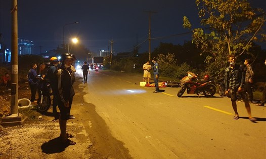 Hiện trường vụ tai nạn trên đường Bùi Hữu Nghĩa khiến 1 người chết 1 người bị thương.