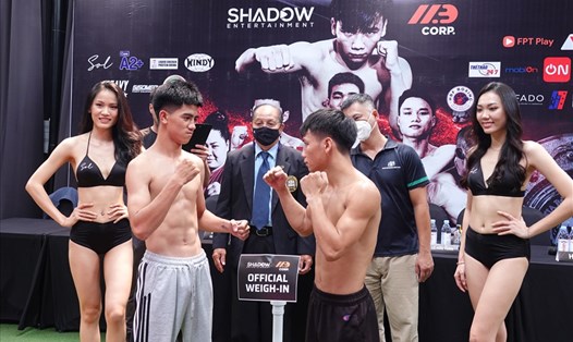 Lê Hữu Toàn (phải) và Kitidec Hirunsuk đều quyết tâm đoạt đai vô địch boxing WBA Châu Á tối 20.3. Ảnh: Nguyễn Đăng