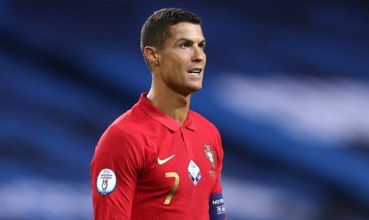 Ronaldo không còn giữ được phong độ cao ở tuổi 37. Ảnh: AFP