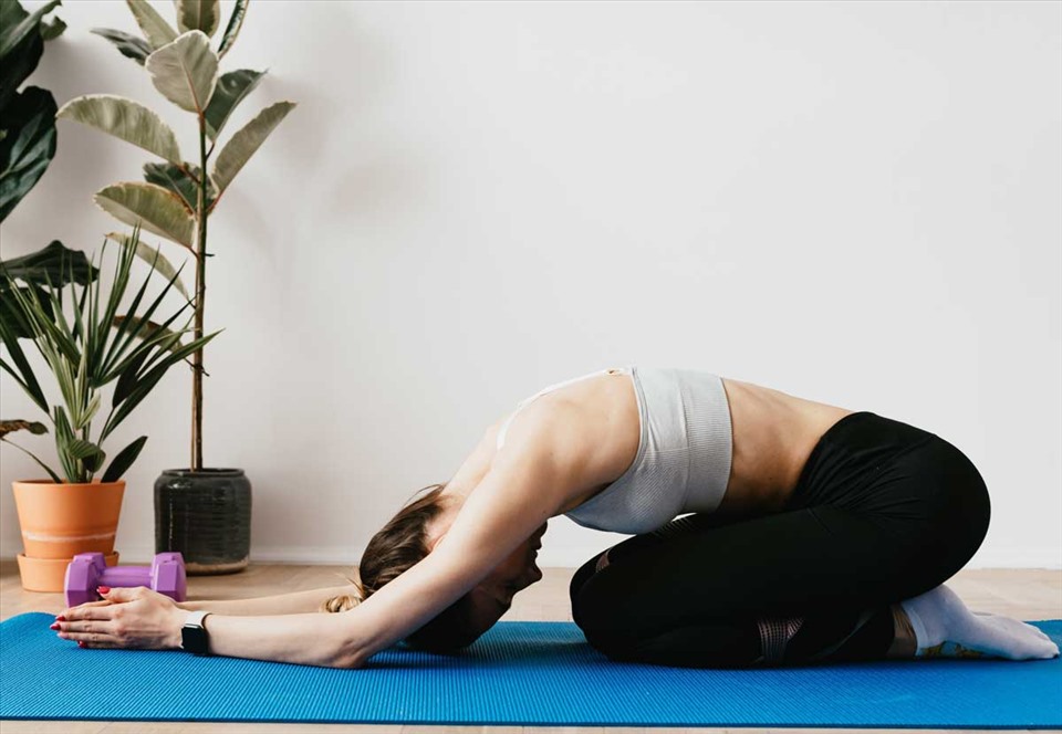 2 động tác Yoga giúp chị em giảm stress hiệu quả