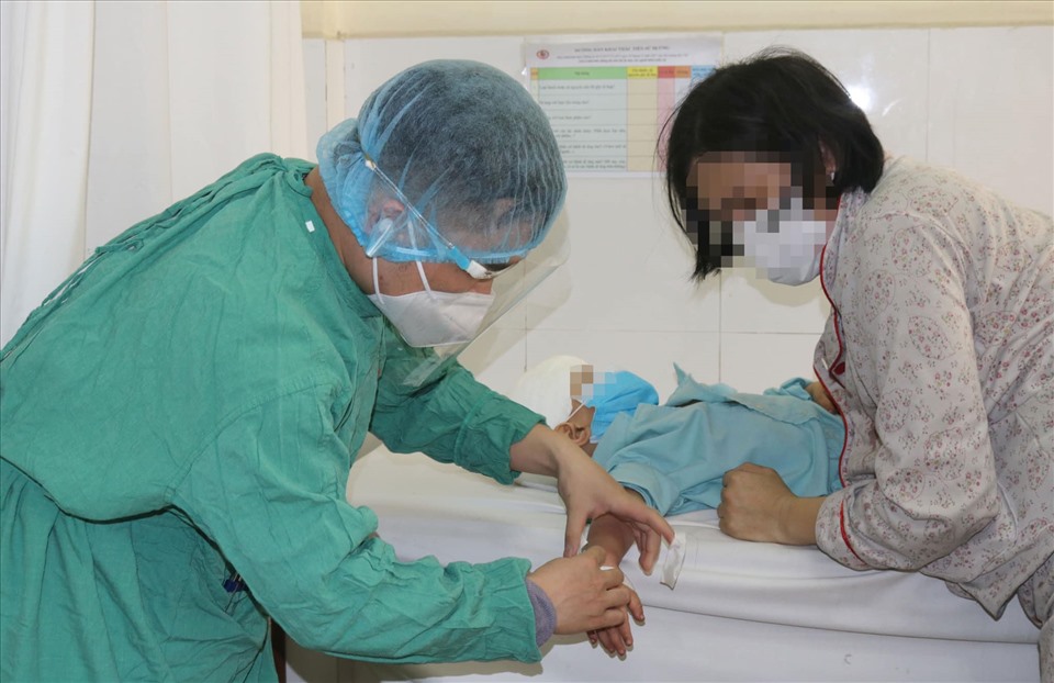 Bệnh nhi được cấp cứu kịp thời. Ảnh: BVCC