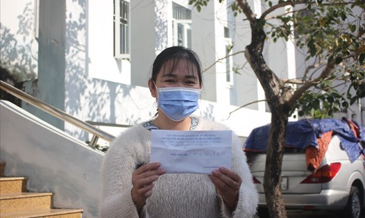 Niềm vui của người lao động Công ty TNHH MTV TBO Vina ở Đà Nẵng khi đòi được tiền lương bị nợ hơn 3 năm nhờ Công đoàn. Ảnh: Xuân Hậu