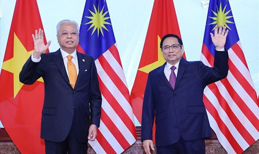 Thủ tướng Phạm Minh Chính và Thủ tướng Malaysia Dato’ Sri Ismail Sabri bin Yaakob.    Ảnh: Nhật Hạ