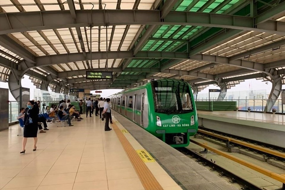 Tuyến đường sắt đô thị Cát Linh - Hà Đông được đưa vào khai thác vận hành từ ngày 6.11.2021. Ảnh ĐT. Tuyến đường sắt đô thị Cát Linh - Hà Đông được đưa vào khai thác vận hành từ ngày 6.11.2021. Ảnh ĐT.
