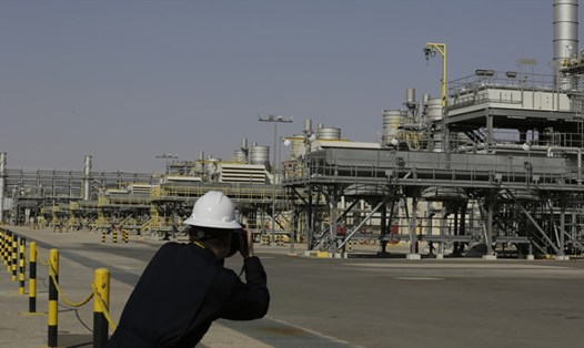 Nhà máy dầu Khurais ở Saudi Arabia. Ảnh: AP
