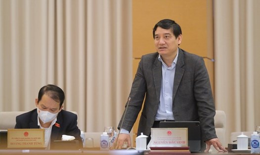 Chủ nhiệm Ủy ban Văn hóa, Giáo dục Nguyễn Đắc Vinh phát biểu.