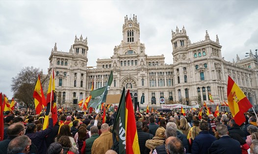 Biểu tình ở Tây Ban Nha phản đối giá năng lượng tăng cao. Ảnh: Getty