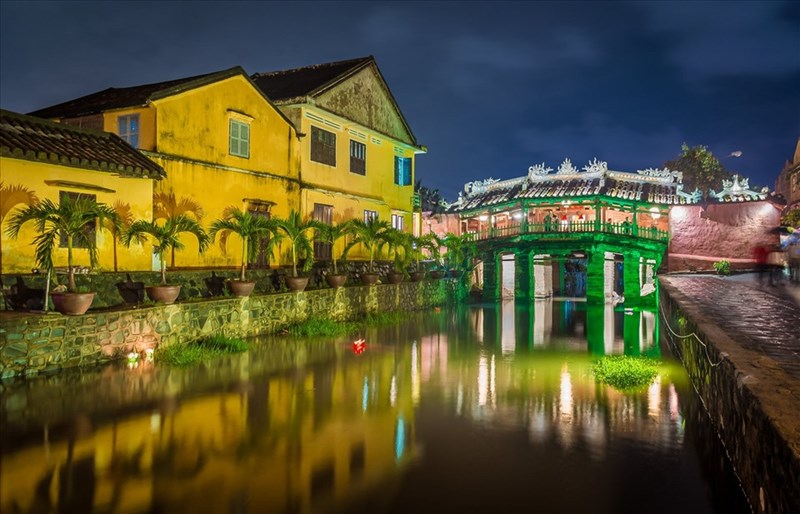 Những thách thức khi mở cửa du lịch di sản