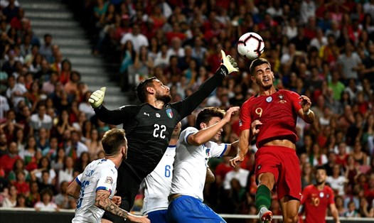 Bồ Đào Nha và Italia sẽ không thể cùng có mặt ở World Cup 2022. Ảnh: UEFA