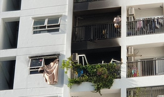 Cháy căn hộ ở chung cư Carillon 5, 2 mẹ con rơi lầu tử vong. Ảnh: QT