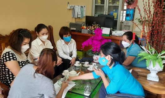 164 đoàn viên, người lao động tại huyện Hàm Yên (Tuyên Quang) nhận được tiền hỗ trợ sau thời gian điều trị COVID-19.