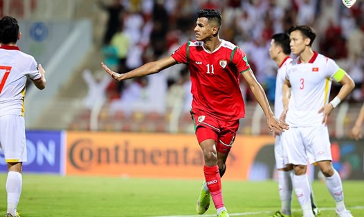 Issam Al-Sabhi, cầu thủ từng ghi bàn cho tuyển Oman ở trận thắng tuyển Việt Nam 3-1 ở lượt đi vắng mặt vì chấn thương. Ảnh: OFA