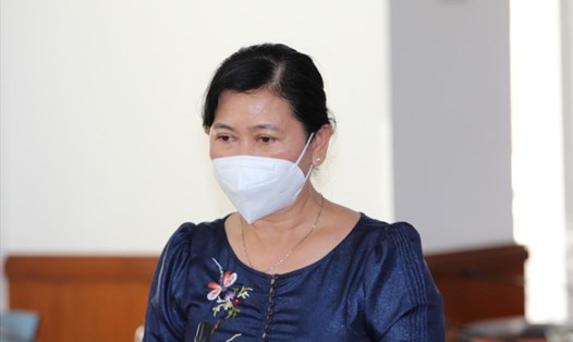 Bà Nguyễn Thị Huỳnh Mai - Chánh Văn phòng Sở Y tế TPHCM - trả lời họp báo.  Ảnh: Thành Nhân