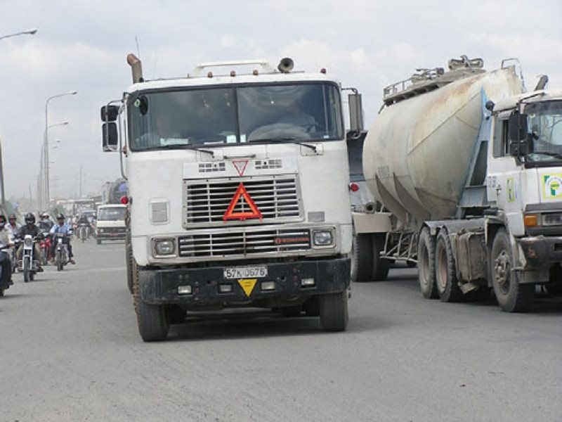 Các phương tiện lắp còi hơi với mục đích uy hiếp các phương tiện cùng tham gia giao thông để phóng nhanh vượt ẩu. Ảnh: GT