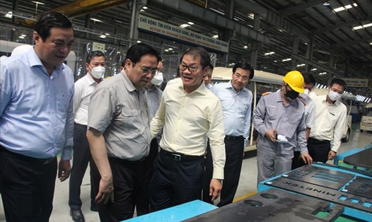Thủ tướng Phạm Minh Chính đến thăm, làm việc tại Công ty cổ phần ôtô Trường Hải. Ảnh: Thanh Chung