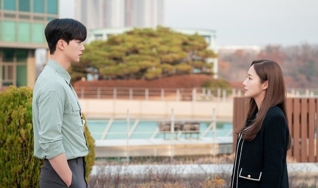 Song Kang và Park Min Young trong phim. Ảnh: CMH.