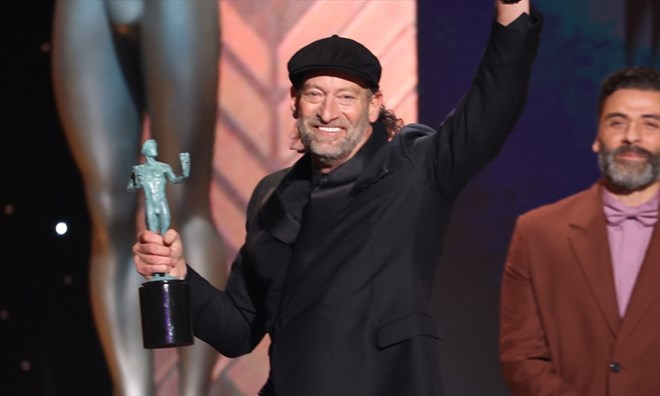 Nam diễn viên khiếm thính đầu tiên đoạt giải Oscar