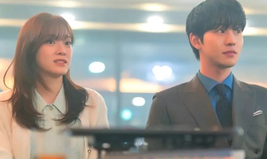 Ahn Hyo Seop, Kim Sejeong trong phim. Ảnh: CMH.
