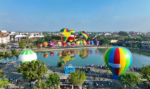 “Hòa bình”, “xanh hóa”, “số hóa” và “kết nối” là những từ khóa mới cho du lịch Việt Nam trong năm 2022. Ảnh: HN