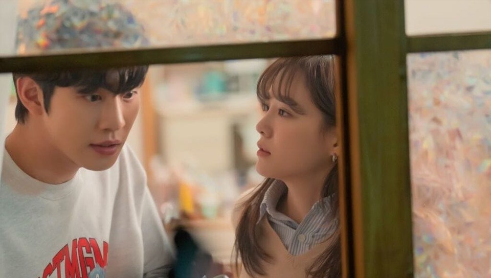 Kim Sejeong, Ahn Hyo Seop tiếp tục che giấu việc đang hẹn hò. Ảnh: CMH. Kim Sejeong, Ahn Hyo Seop tiếp tục che giấu việc đang hẹn hò. Ảnh: CMH.