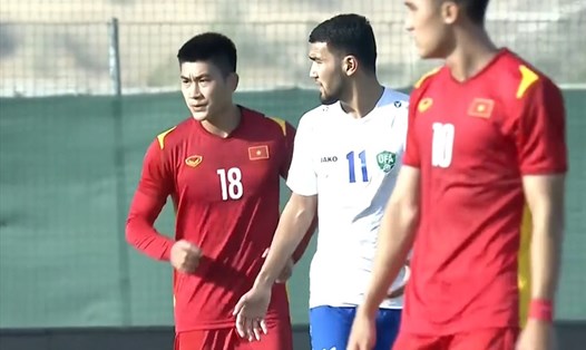 U23 Việt Nam thi đấu hợp lý trong hiệp 1. Ảnh: CMH