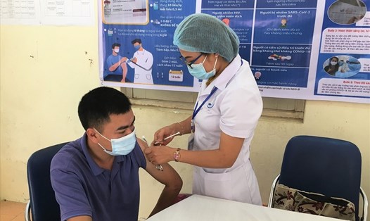 Lào Cai chưa sử dụng hơn 30 nghìn liều vaccine Vero Cell do chưa đủ thời gian tiêm mũi nhắc lại. Ảnh: CTV