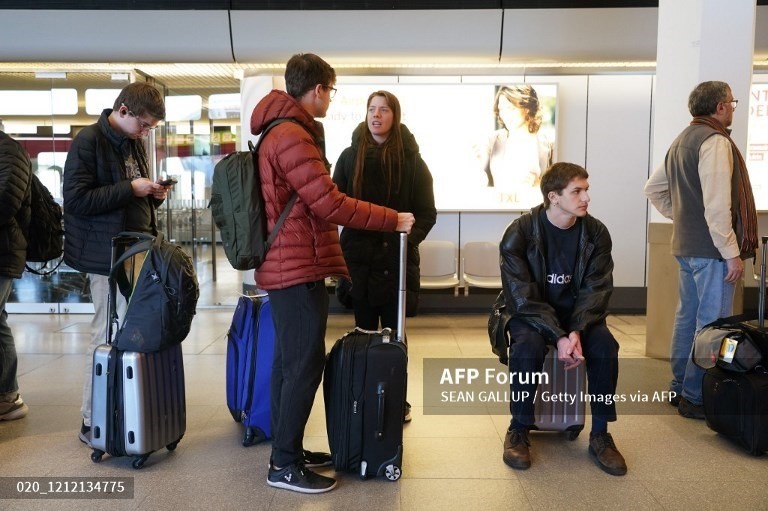 Học sinh học theo chương trình phổ thông mới nếu có nguyện vọng du học thì cần làm hồ sơ để kịp chuẩn bị, bổ sung các yêu cầu của trường trong quá trình xét tuyển. Ảnh minh hoạ: AFP