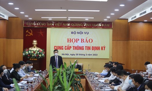 Thứ trưởng Bộ Nội vụ Nguyễn Duy Thăng phát biểu tại họp báo. Ảnh: Phạm Đông