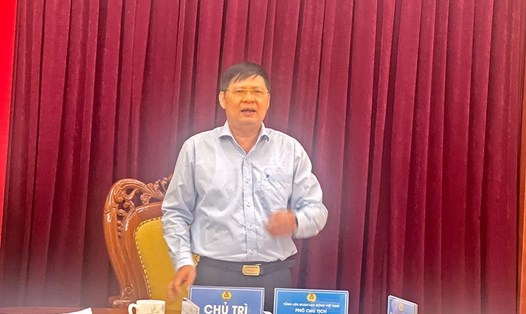 Phó Chủ tịch Tổng LĐLĐ Việt Nam Phan Văn Anh kết luận buổi làm việc với LĐLĐ tỉnh Nghệ An. Ảnh: Thanh Thủy
