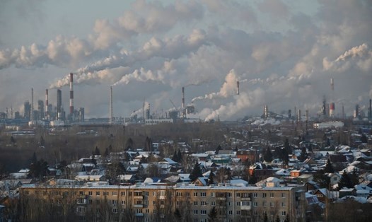 Một nhà máy lọc dầu ở Nga. Ảnh chụp màn hình