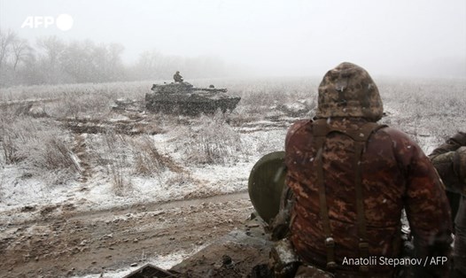 Binh sĩ Ukraina chiến đấu với quân đội Nga ở vùng Lugansk ngày 3.3. Ảnh: AFP