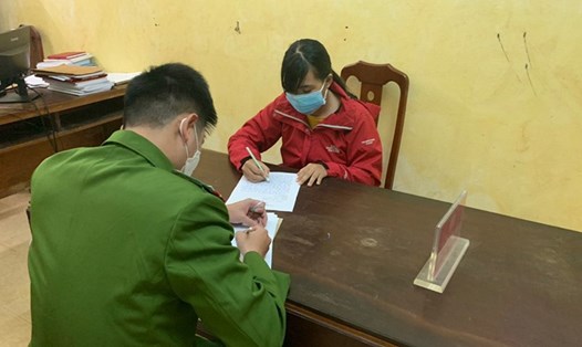 Lê Thị Hà Giang tại cơ quan công an. Ảnh: CAQB