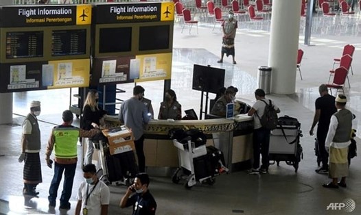 Du khách tại sân bay quốc tế ở Bali, Indonesia. Ảnh: AFP