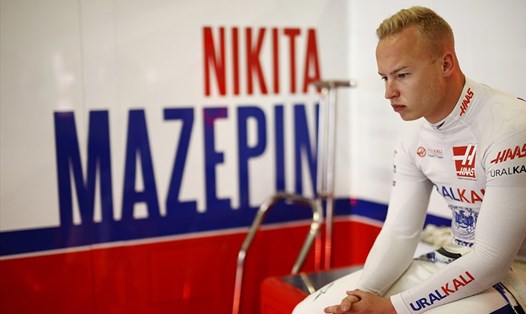 Hợp đồng của Nikita Mazepin bị hủy với "hiệu lực ngay lập tức". Ảnh: Autosport