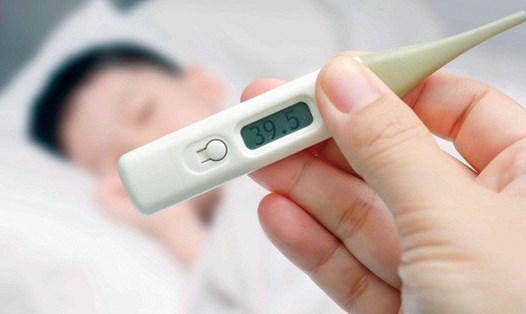 Cơn co giật đều xảy ra khi trẻ sốt cao trên 38 độ C. Ảnh: MH