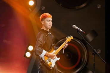 Tùng Giang là một trong những Rocker GenZ gây chú ý tại chương trình "Rock Việt 2022". Ảnh: NVCC