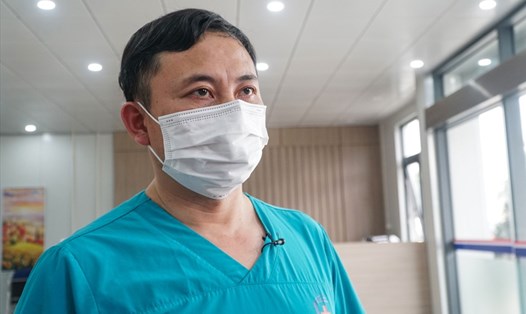 PGS.TS Hoàng Bùi Hải - Phó giám đốc Bệnh viện điều trị người bệnh COVID-19 Đại học Y Hà Nội. Ảnh: PV
